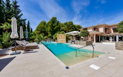 Magnificent property with a lot of privacy and dreamlike outdoor areas