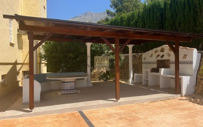 CHALET IN A QUIET AREA WITH PRIVATE POOL