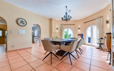 Villa, recently renovated, with guest apartment and stunning sea and mountain views.