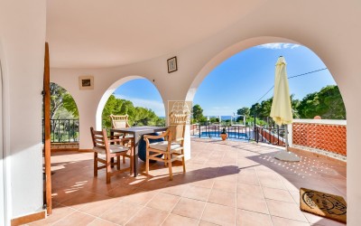 Villa, recently renovated, with guest apartment and stunning sea and mountain views.
