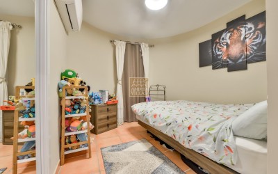 Villa, recently renovated, with guest apartment and stunning sea and mountain views.