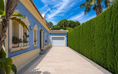 Elegant Single-Level Villa with Private Pool in Calpe