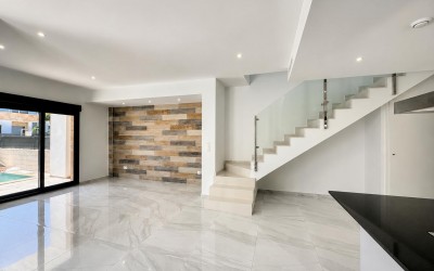 Modern 3-Bedroom Villa with Private Pool in Polop